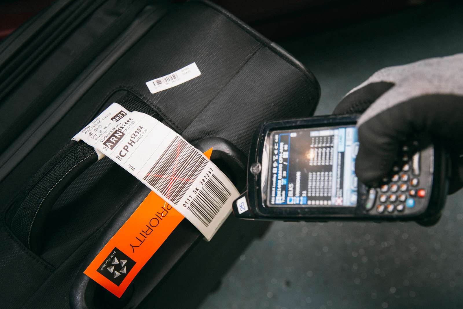 Luggage tag scanning