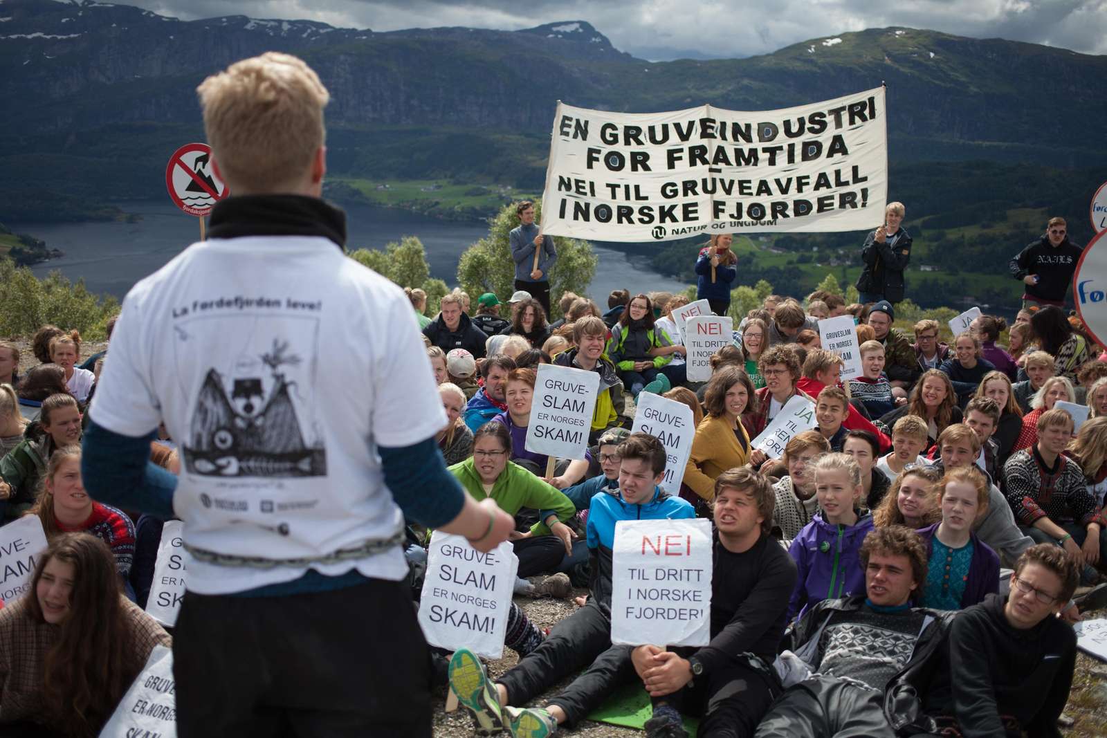 Demonstration against mining plans