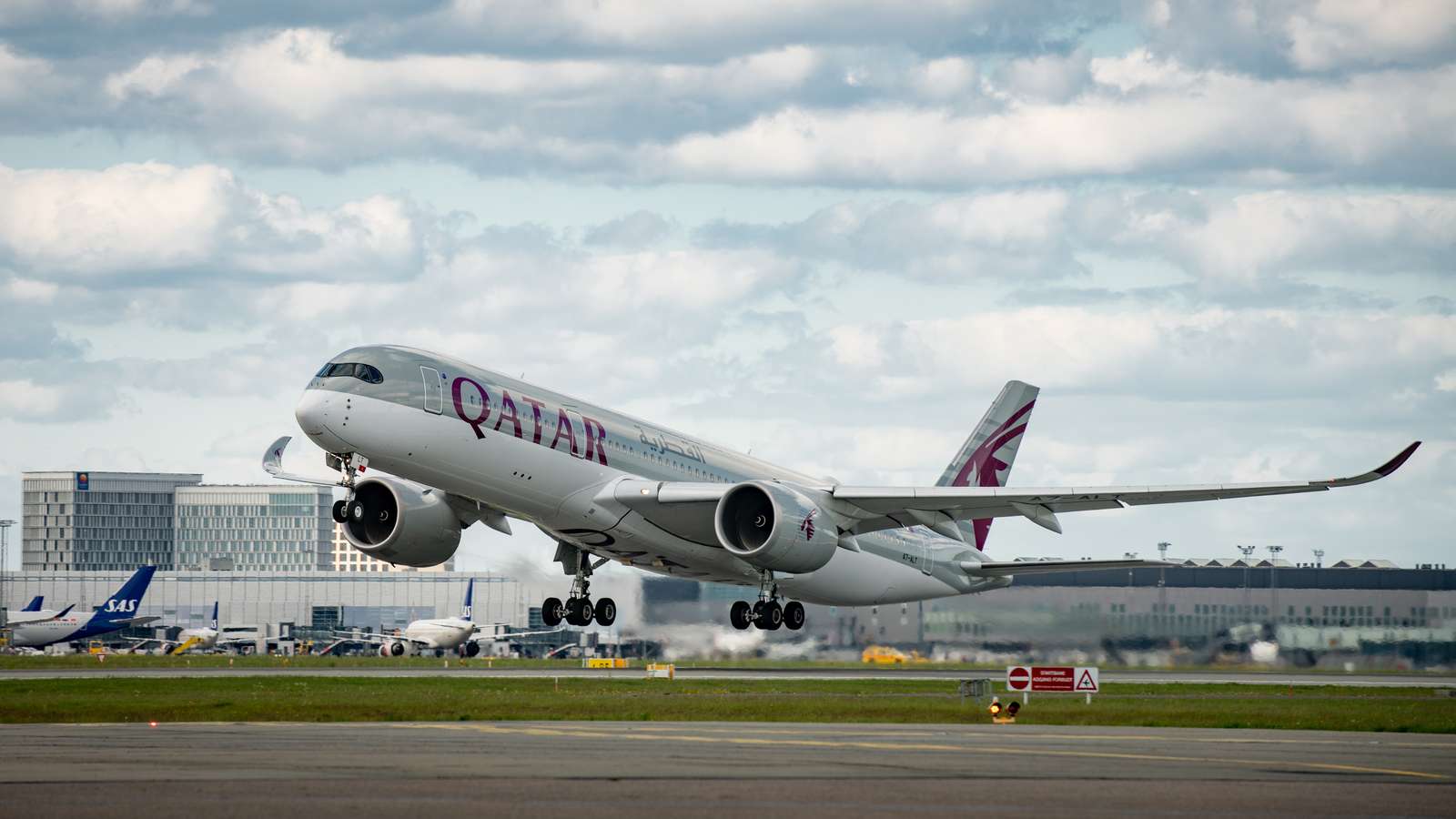 Qatar Airways Airbus A350 900 takeoff