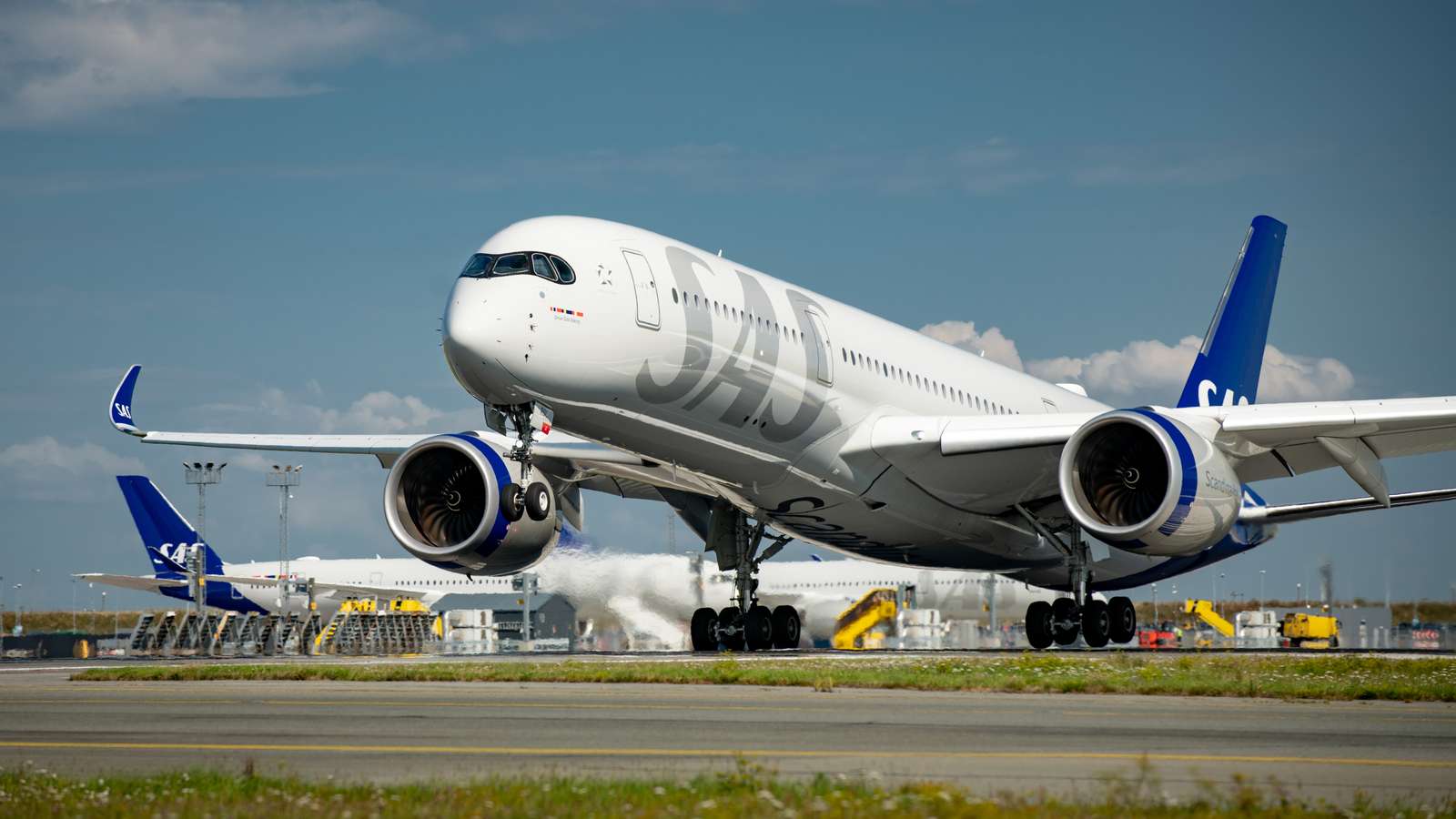 SAS Airbus A350 900 landing ny bemaling