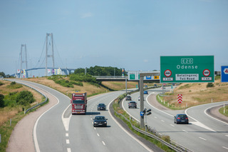 Traffic on the Storebælt Bridge