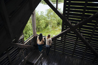 Turists in Svedjehamn, Björkö