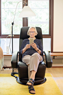 Elderly woman with smartphone