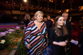 Erna Solberg leaving the award ceremony