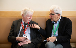 Erkki Tuomioja and journalist