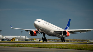 SAS Airbus A330 300 Landing