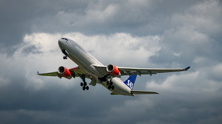 SAS Airbus A330 300 takeoff