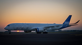 SAS sunset plane