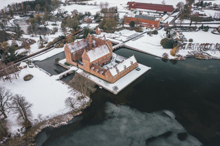 Gisselfeld Kloster med sne
