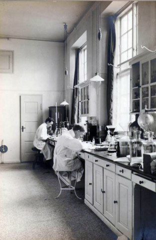 Forskere i laboratorium