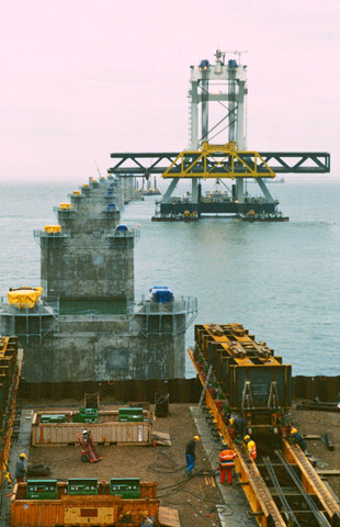 First bridgedeck transported 1997 - 11/12