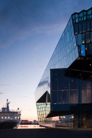 Harpa Concert Hall Iceland Photo by Nic Lehoux 498.090