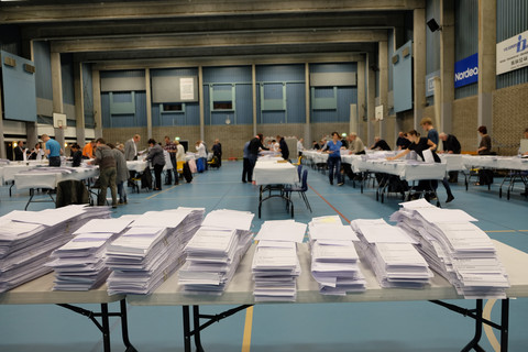 150618 Folketingsvalg optælling af stemmer Jysk Arena 2015 (14).JPG