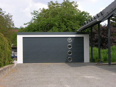 Garage Tor sonder Bullauge