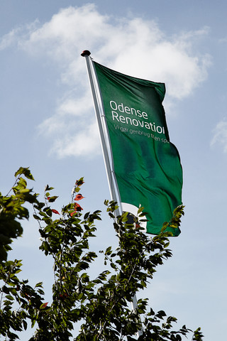 Odense-Renovation-logo-i-flagstang-mod-himmel.jpg