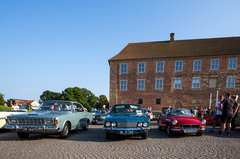Veteranbiler på havnen foran sønderborg slot 0002