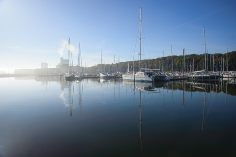Lystbaadehavn og fjord i dis (29)