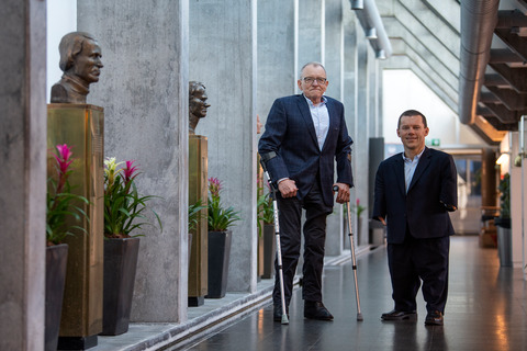 Afgående formand Karl Vilhelm Nielsen og nyvalgt formand John Petersson ved Parasport Danmarks rep.møde 2018