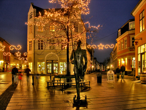 christmas lights and sculpture