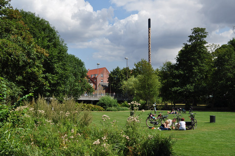 young people relaxing in the Andersen Park