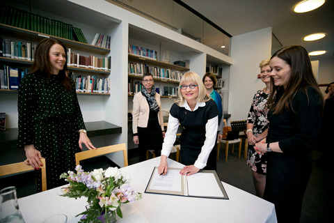 The Nordic Päivi Sillanaukee signing. Ministers for Gender Equality