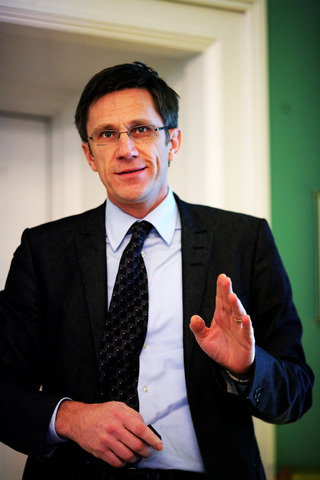 Professor Patrik Brundin