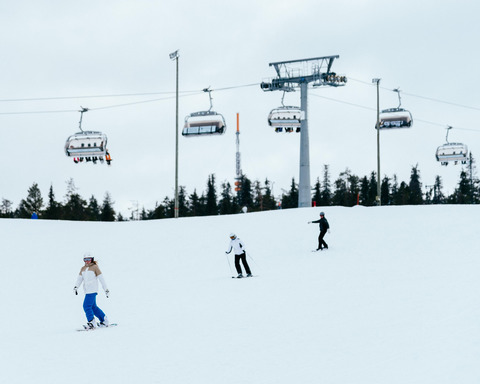 Skiing by ski lift