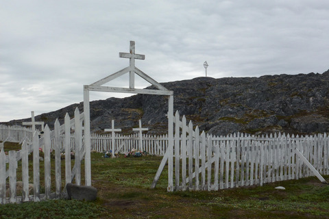 Graveyard in Itilleq