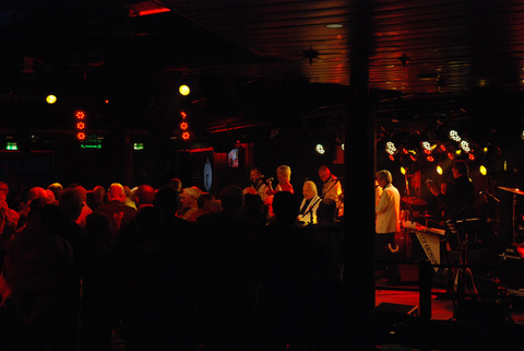 Entertainment and dance on 'Ålandsbåten'