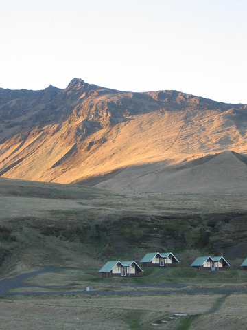 House and mountainsides on Iceland