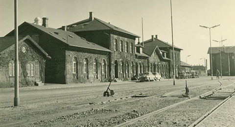 1875 Stationsbygning web