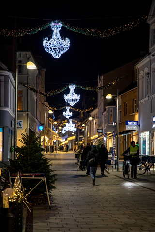 Julepynt på gågaden i Sønderborg 2019 0097