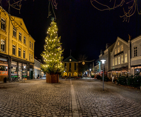 Julepynt på gågaden i Sønderborg 2019 0122 Pano