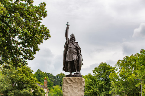 RobertSpanring KingAlfredWay Winchester Statue July2020 IMG 0316