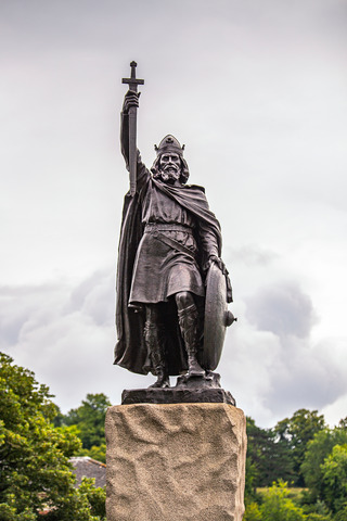 RobertSpanring KingAlfredWay Winchester Statue July2020 IMG 0307