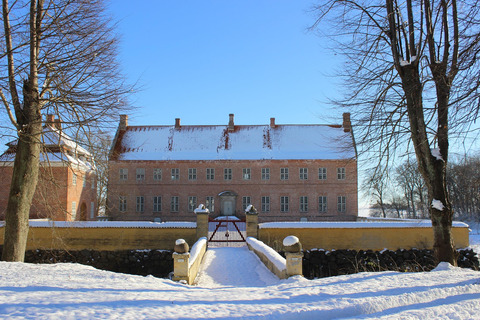 Selsø slot i sne