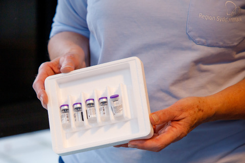 Første covid 19 vaccine i Sønderborg 0050