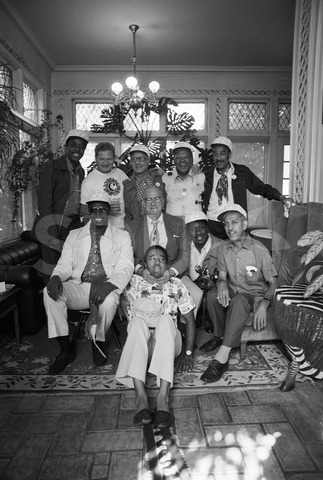 At Dick Gibson´s Colorado Jazz Party, Colorado Springs, 1975. Top left Buddy Tate. Zoot Sims. Flip Phillips. Budd Johnson. Buck Clayton. Second row Major Holley. Joe Venuti. Panama Francis. Vic Dickenson. In the front Ray Brown.