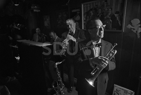Max Kaminsky, Sal Pace, Bobby Pratt, and Freddie Moore. Performing at Jimmy Ryan´s nightclub on West 54th Street, New York, 1976