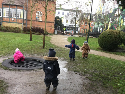 Børn i park