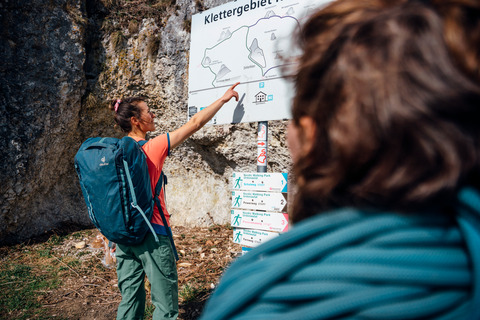 Hinweisschilder-Klettergarten-Besucherlenkung