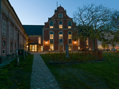 CF Møller - Holmens Kirke, tilbygning til meninghedsrådet