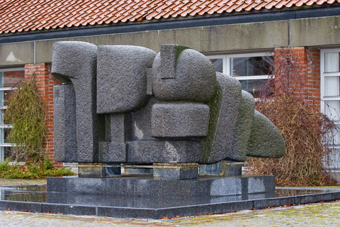 Skulptur af Edgar Funch (Sundhedscenteret i Nordborg)