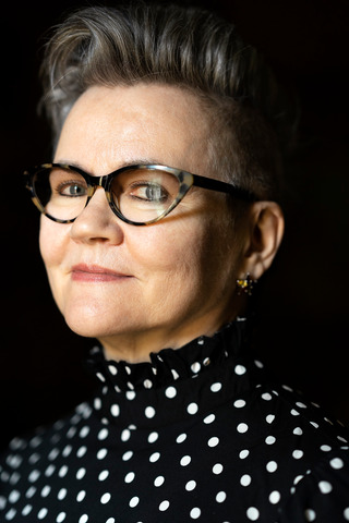 Katrin Ottarsdottir, forfatter
