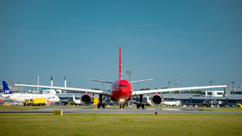 Air Greenland Airbus A330 200 lining up