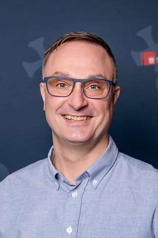 web - Kristian Kallenbach (V)