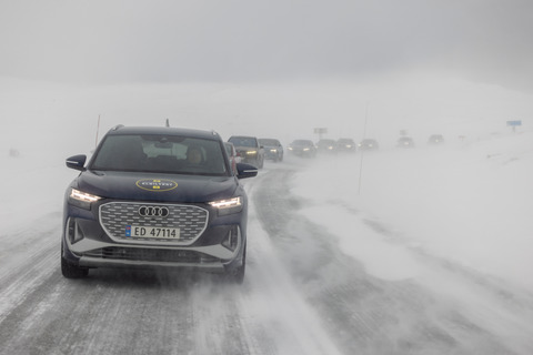 20220126 rekkeviddetest elbil vinter karavane Venabygdsfjellet Audi Q4 50 quattro fremst foto Tomm W Christiansen 93
