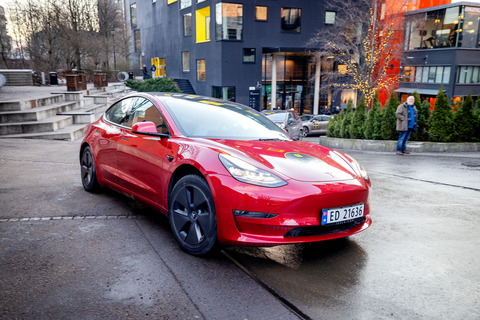 20220126 rekkeviddetest elbil vinter Tesla Model 3 LR start foto Tomm W Christiansen 4
