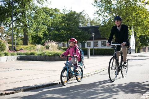 barn og far cyklerraadet for sikker trafik
