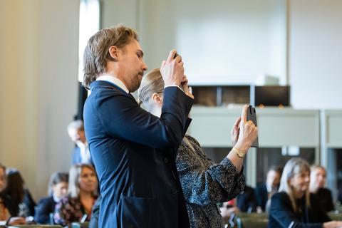 Taking pictures at Nordic Council Sessions 2022